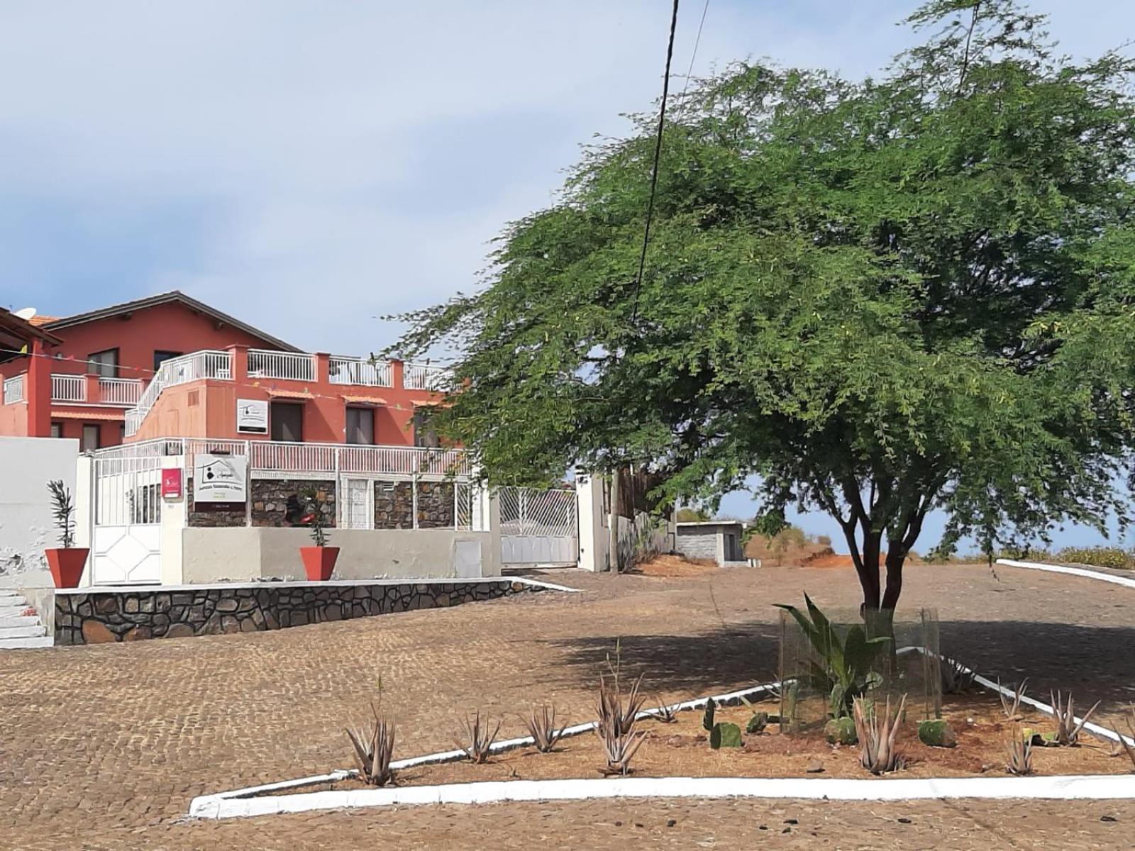 Pensione Casa Da Amizade B&B Pedra Badejo  外观 照片